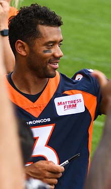 Broncos_partner_with_USAA_to_host_Salute_to_Service_Boot_Camp_cropped