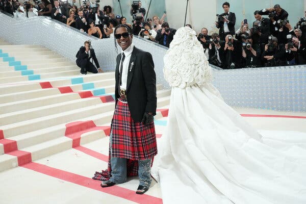 14ST-METGALA-EXPLAINER-01-cmfp-articleLarge-1