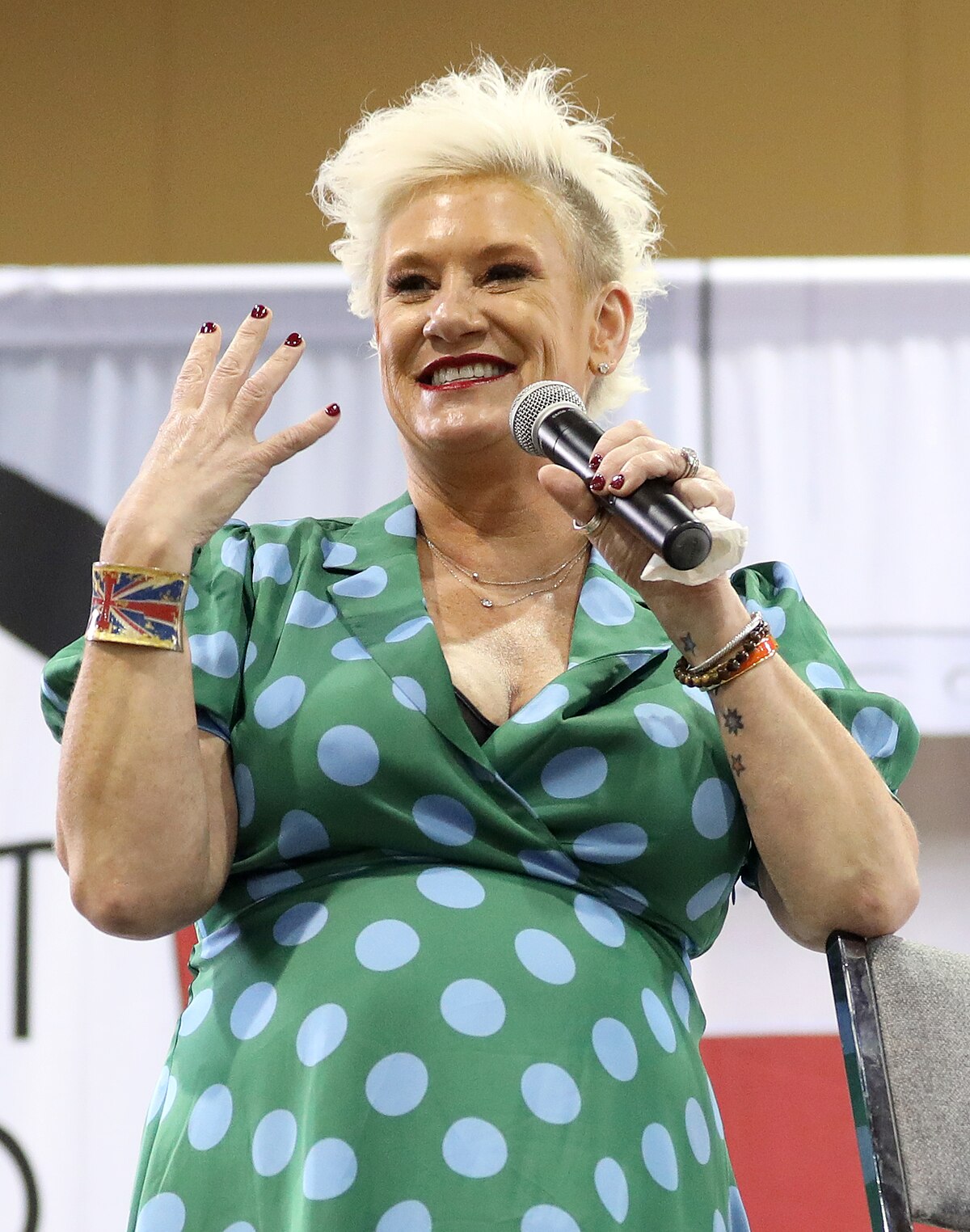 Anne_Burrell_by_Gage_Skidmore-5