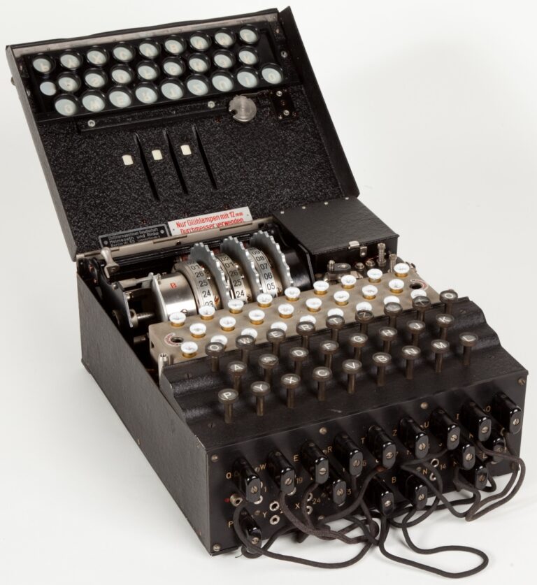 Enigma_28crittografia29_-_Museo_scienza_e_tecnologia_Milano
