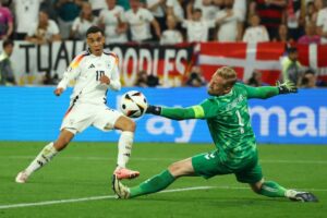 2024-06-29T205156Z_1576600900_UP1EK6T1LYIAT_RTRMADP_3_SOCCER-EURO-GER-DNK-REPORT-1719694534