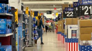 84292610007-20250618-t-120340-z-1722744671-rc-2-aiearvgo-4-rtrmadp-3-usatrumptariffsconsumers-1