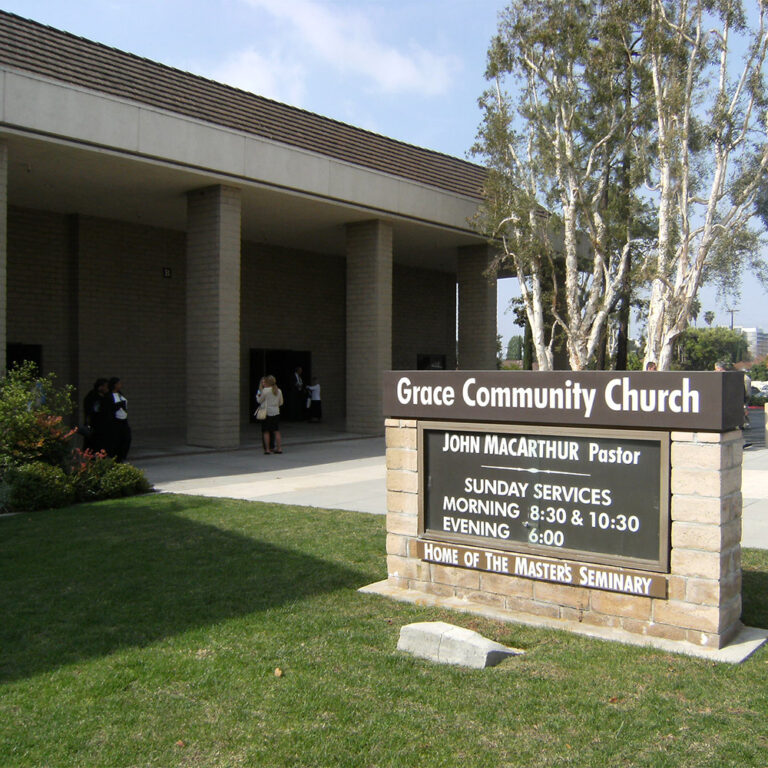 Grace_Community_Church_building