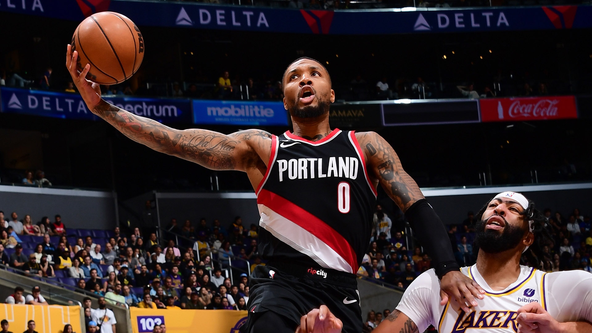 lillard-vs-lakers-102322-cropped