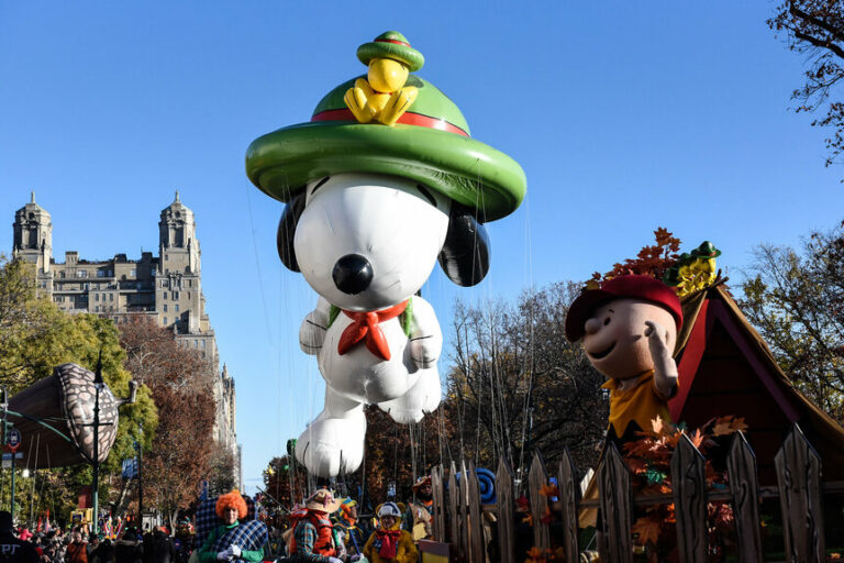 macys-thanksgiving-day-parade-floats-1