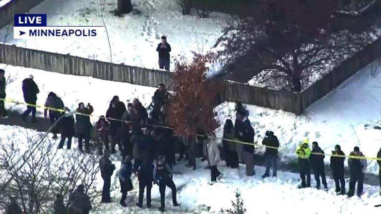 18367798_010725-cc-abcnl-mn-ice-shooting-img