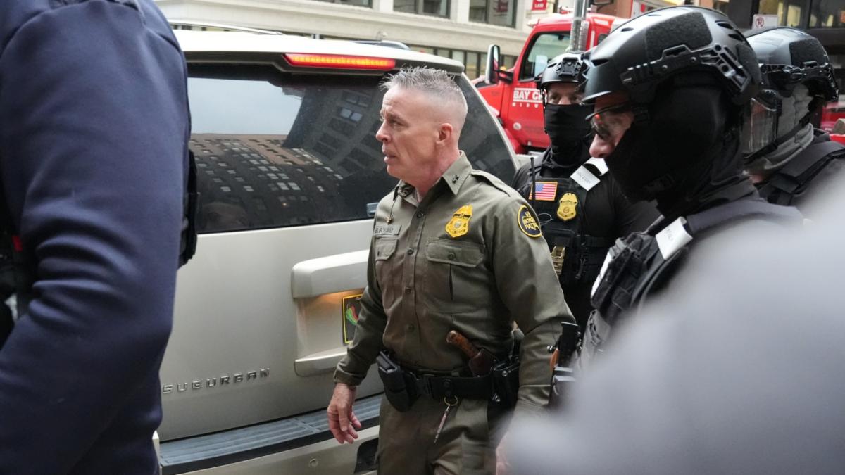 Federal_Enforcement_Chicago_25301514393742