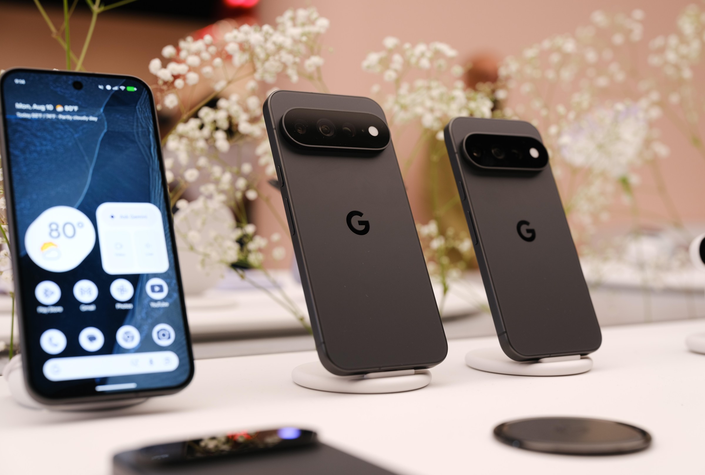 Google-Pixel-11-Pro-Matte-Black-on-Stands